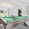 Charming 4 Bedroom 3 Bathroom House - Sleeps up to 9 - Pool Table, Sky TV & Netflix, Fast WiFi, Driveway Parking & Self-Check-In By Yoko Property - 大莫尔文