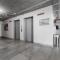 Spacious 3BR Beachfront Condo with Balcony & Parking - ساتيلايت بيتش