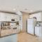 Lake It Easy Waterfront Ozarks Condo with Balcony! - 卡姆登顿