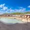 Lake It Easy Waterfront Ozarks Condo with Balcony! - 卡姆登顿