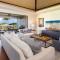 WHITE CORAL Exceptional 4BR KaMilo Home with Ocean View and Bikes