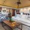WHITE CORAL Exceptional 4BR KaMilo Home with Ocean View and Bikes - وايكولوا