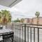 Long Beach 2BR w Gym Pool nr Shops Bars LAX-618 - لونغ بيتش
