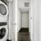 Long Beach 2BR w Gym Pool nr Shops Bars LAX-618 - لونغ بيتش