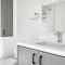 Long Beach 2BR w Gym Pool nr Shops Bars LAX-618 - لونغ بيتش