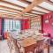 Huge Cottage for Sophisticated Hen Party and Large Groups - Hurst