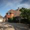 Oldfield Cottage within walking distance of pub and sea - Itchenor