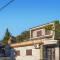 Cozy Home In Cesarica With Kitchen