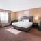 Quality Inn & Suites Bloomington University Area - 布卢明顿