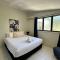 Belles on Ballow - Main Lodge - Absolute Waterfront