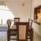 2BR Apart In Heart Of Downtown Dubai With Pool & Gym - Dubaj