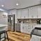 Fun In Fun Out Ski Home - Upper Unit, Renovated 3BR-2BA, Hot Tub, Close to Resort - 基灵顿