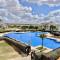 Stunning sunlight apartment with a pool view - Sucina