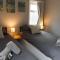 Seaside Solace 2BR with Scenic Coastline Views - Llandudno
