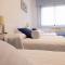 Apartamento completo, amplio, muy iluminado y con plaza de garaje incluida.