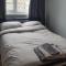 Spacious Wanstead Apartment- Sleeps 4! - 伦敦