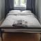 Spacious Wanstead Apartment- Sleeps 4! - 伦敦