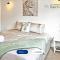 Premium Deal l Hill View Home l Last-Minute Offer l Cheltenham l AJ Properties l Perfect for Short or Long Stays l 4Beds 4Bedrooms