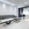 White Luxury Apartment - 卡托维兹