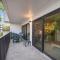 Enit Unit -Close to Elevator and Pool Views - Naples