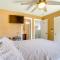 4 Mi to State Farm Stadium Avondale Home with Patio