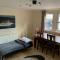 Cosy, convenient, sought after location with private parking - 古罗克