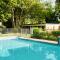 Spacious Hideaway Retreat, Brookfield, Brisbane