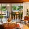 Spacious Hideaway Retreat, Brookfield, Brisbane