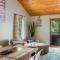 Modern decor, Hot Tub, Fire Pit, Grill, & Games