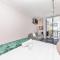 508 The Flamingo Central Netflix Aircon