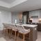 High Rise Retreat w City Skyline Views Shared Gym - 剑桥