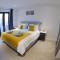 Cosy 1 Bed Apartment in Centre of St Albans - FREE Parking - 5 min walk to St Albans city centre & Railway station - Big Savings on Longer Stays!!