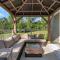 Lake Front Home with Pool and Stunning Views - Annandale