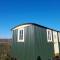 Hill Top Hideaway Shepherds Hut with Hot Tub - Woodham Mortimer