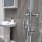 Tranquil and serene home WIFI, Parking and smart TV - Leeds