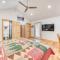 Cottage Like Suite with Private Hot Tub - بحيرة باس