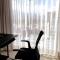Strada Suites: Piso alto, Wifi, A/A