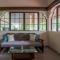 StayVista's Casa Ember - Relax with a Pool Table, Gazebo, and Inviting Swimming Pool - لونافالا