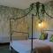 Shillingford Bridge Hotel