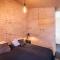 Aska, Modern Cabin