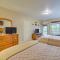 Cozy Birchwood Condo on Tagalong Golf Course!