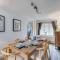 Stylish Detached House - Close to City Centre - Sleeps up to 7 - Driveway Parking, Self Check-In, Study Room, Fast WiFi and Sky TV by Yoko Property - Milton Keynes