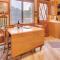 Star House Unique Home with Furnished Deck and Views - Pine Mountain Club
