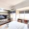Homey and Simply Look Studio Gateway Park LRT City Bekasi Apartment By Travelio - 贝克西
