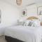 The Hideaway - Coastal Chic Living