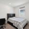 Spacious 3BR Home with Charming Backyard home - فولسوم