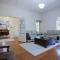 Parkside Spacious Central Family Retreat