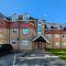 Charming 2-Bedroom Flat With Parking - Bickley