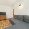 Merliniego Trendy Apartment with Desk by Noclegi Renters - 华沙