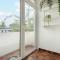 Merliniego Trendy Apartment with Desk by Noclegi Renters - 华沙